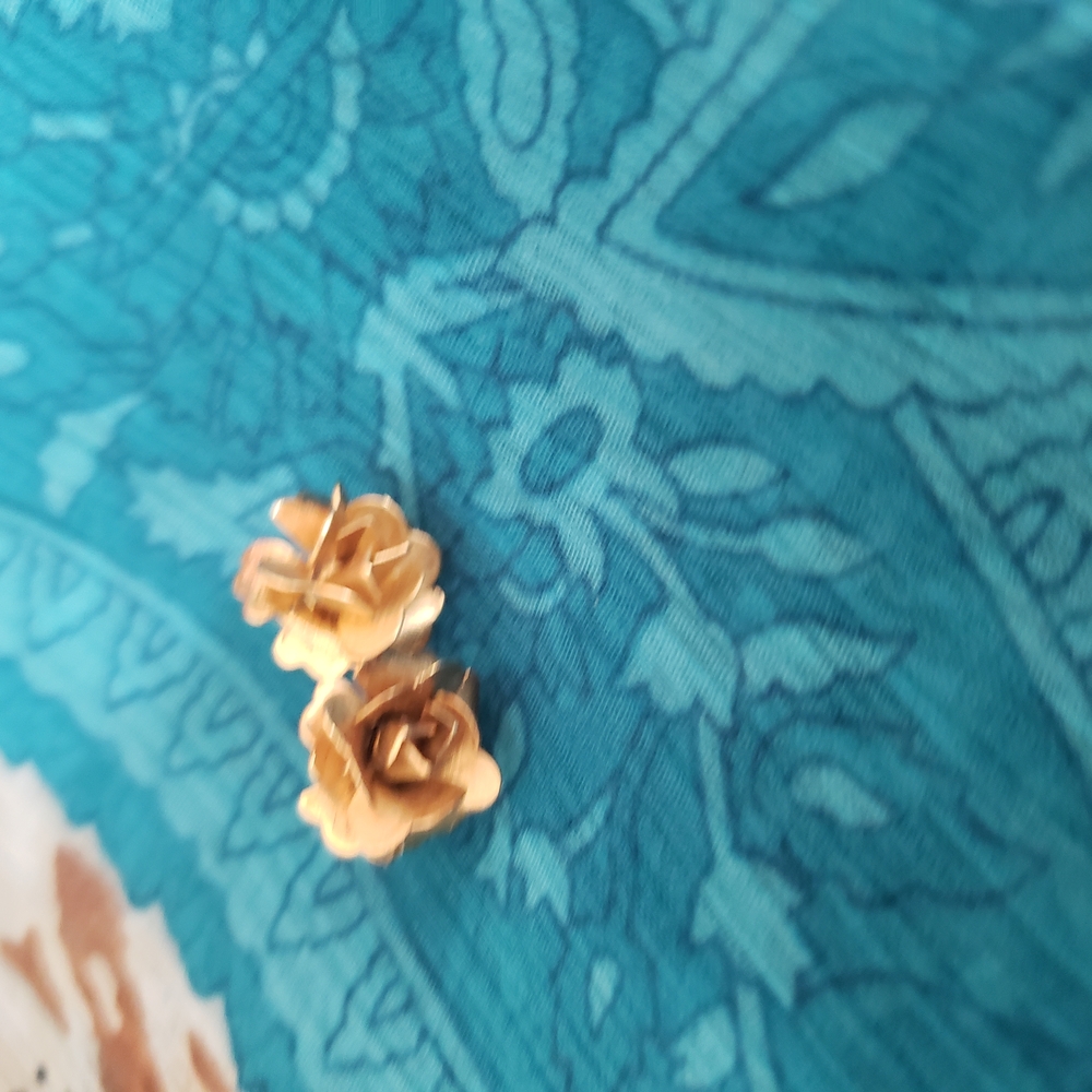 Gold Floral Earrings